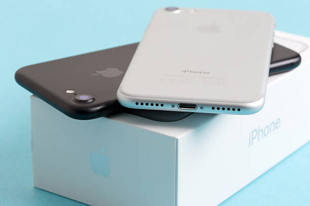 neues apple iphone 7 - adapter apple stock-fotos und bilder