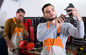 zwei-mechanik-in-workshops.jpg?b=1&s=170x170&k=20&c=-wfkKUpao7VmYgQMOseE7ztuCXJrWHMxhZcM_5DwCe4=
