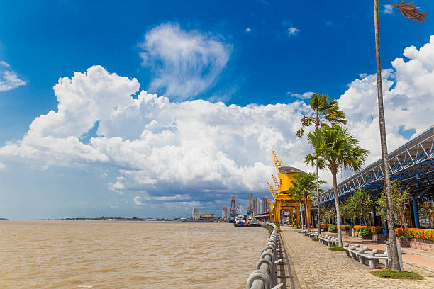 Participación en el muelle en Belem City - foto de stock