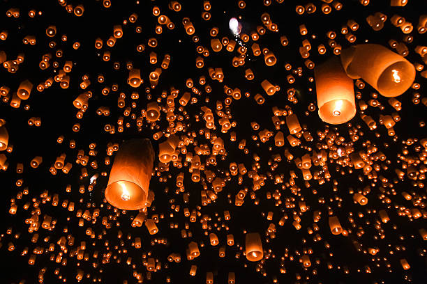 lanterna del cielo - invoke foto e immagini stock