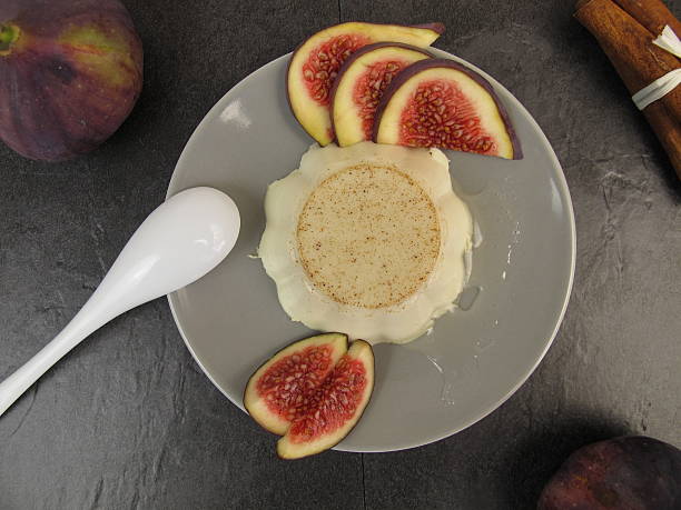 Panna cotta with cinnamon, figs and rice syrup