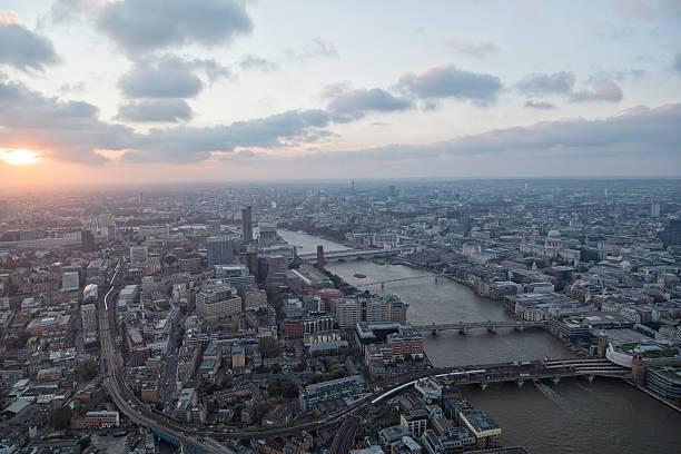 london skyline на закате - blackfriars bridge стоковые фото и изображения