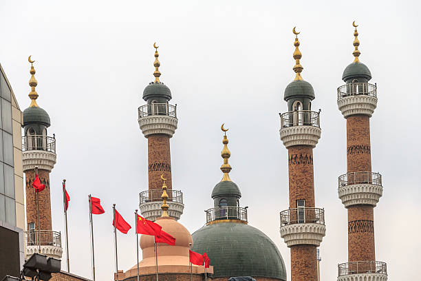 grand bazaar internacional em urumqi,xinjiang, china - cultura uigur - fotografias e filmes do acervo