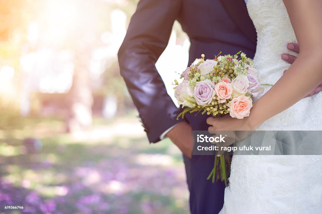 Braut und Blumenstrauß Stock 'mage - Lizenzfrei Hochzeit Stock-Foto