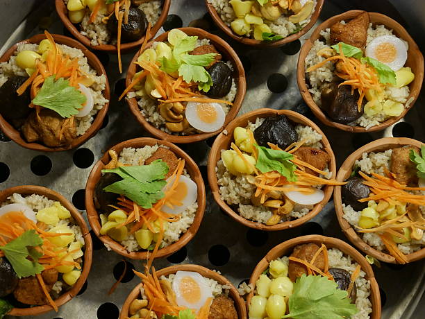 istock Vegetarian food selling 619378406