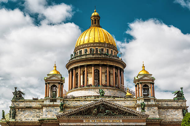 istock Saint Isaac's Cathedral in Saint Petersburg 619379708