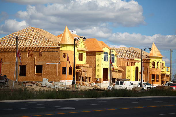 maisons individuelles en construction - floyd patterson photos et images de collection