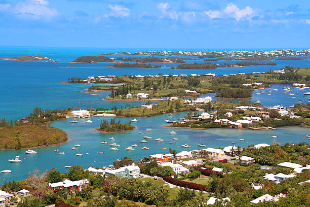 vista del paisaje tropical de las bermudas desde arriba - triángulo de las bermudas fotografías e imágenes de stock