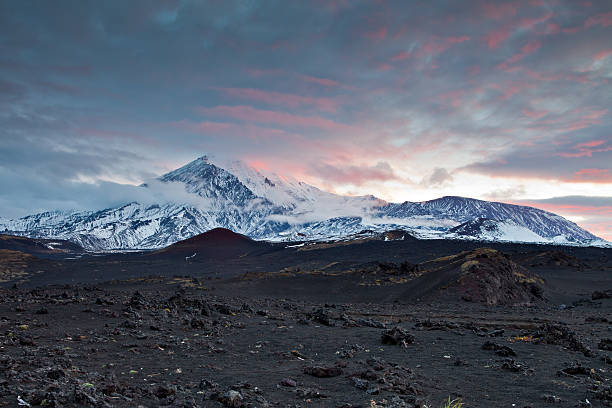 istock Volcanoes of Kamchatka 619529872
