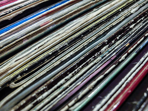 vinyl-datensätze - stack rock audio stock-fotos und bilder