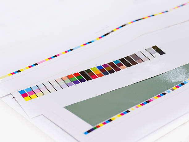 carta de colores en el proceso de impresión digital offset a prueba de la industria - spotted cmyk ink printer fotografías e imágenes de stock