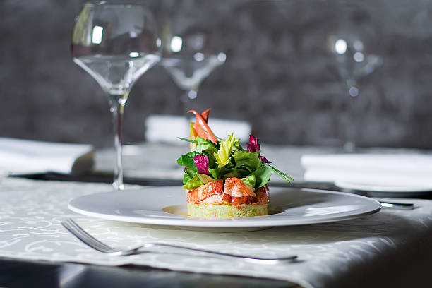 게 고기 애피타이저, 레스토랑 인테리어의 해산물 진미 - salad food and drink food lettuce 뉴스 사진 이미지