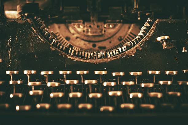 エイジドタイプライターマシン - typewriter writing journalist typing ストックフォトと画像