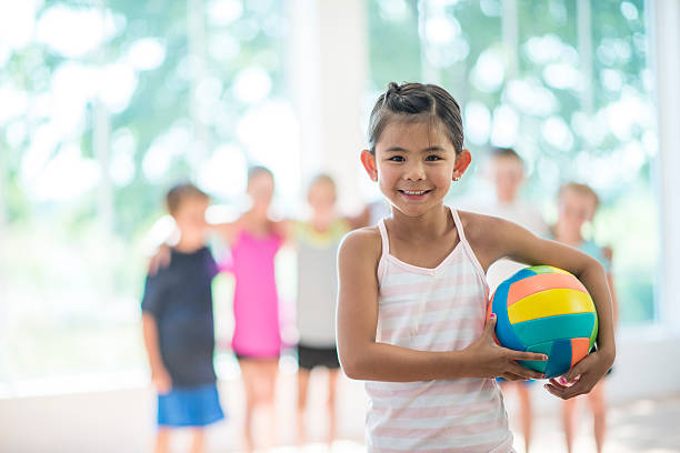 배구를 하는 학생 - volleyball child indoors sport 뉴스 사진 이미지