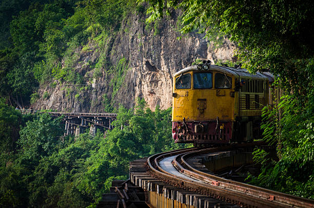 タイの鉄道 - kanchanaburi province train thailand diesel ストックフォトと画像
