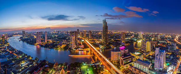 방콕 시 차오 프라야 강 - bangkok night thailand traffic 뉴스 사진 이미지
