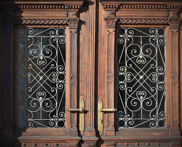 Old doors, handles, locks, lattices and windows.