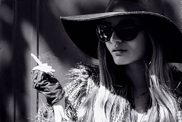 istock Fashion woman 619973298