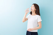 日本女性飲料水ボトル