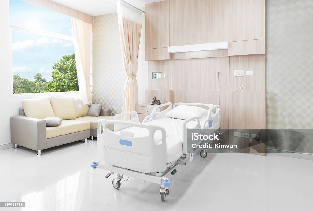 Hospital Zimmer mit Einzelbetten und angenehmen medical ausgestattet - Lizenzfrei Krankenhaus Stock-Foto