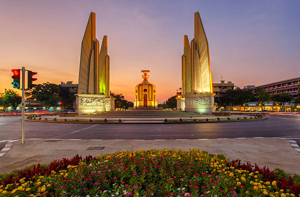 istock Moment of Democracy monument at Dusk 620003342