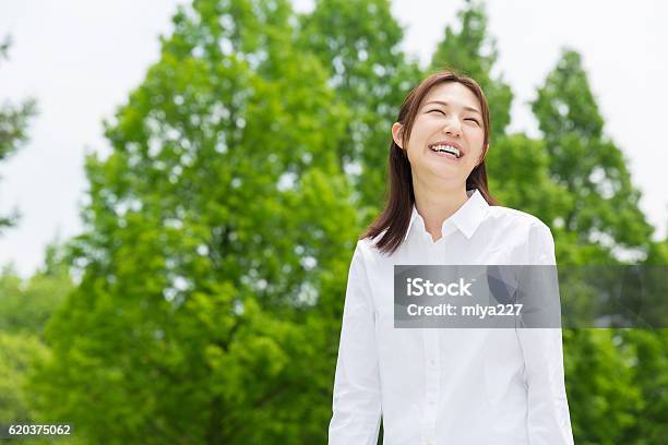 Retrato De Mulher Japonesa - Fotografias de stock e mais imagens de Adulto - Adulto, Ao Ar Livre, Asiático e indiano