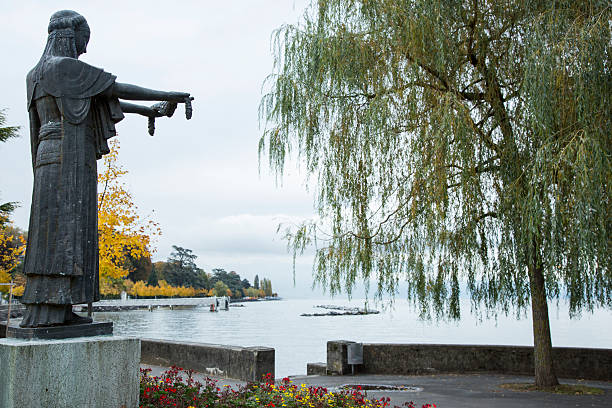 istock Grateful Belgium statue in Lausanne 620384368