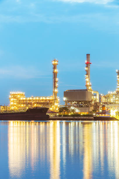 istock Oil refinery plant at twilight. 620395058
