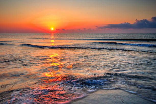 istock Sunrise over the sea 620403952