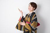日本の伝統的な着物の女性