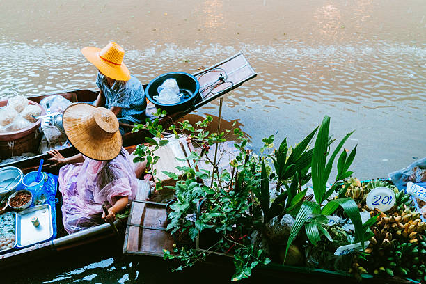 istock Damnoen Saduak  Floating Market 620723446