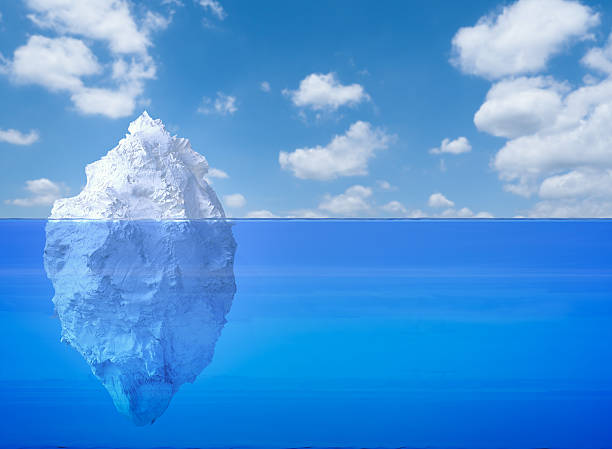 iceberg flottant - snowcapped mountain mountain range snow photos et images de collection
