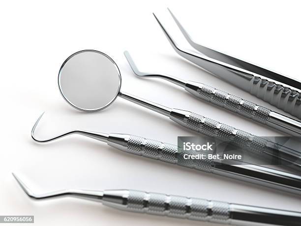 Dentalwerkzeuge Set Für Zahnbehandlung Isoliert Auf Weiß Stockfoto und mehr Bilder von Zahnarztausrüstung