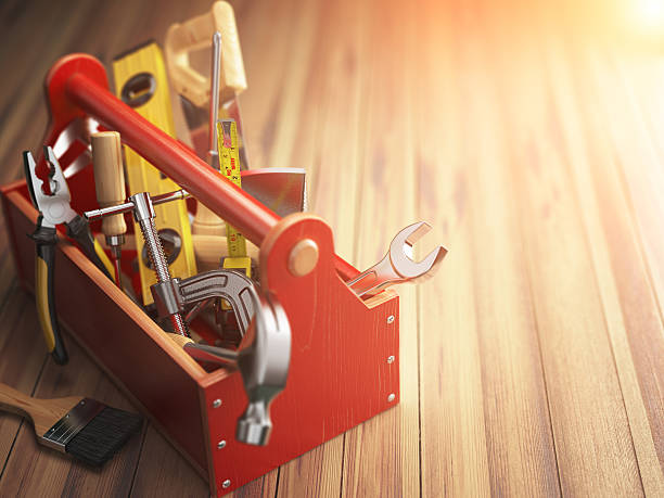 concepto de servicio de soporte. caja de herramientas con herramientas sobre fondo de madera - wrench ruler screwdriver hammer fotografías e imágenes de stock