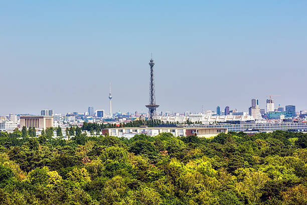 베를린의 그뤼뉴알드 - berlin radio tower 뉴스 사진 이미지