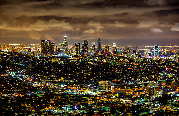 downtown los angeles skyline - nuit - santa monica city of los angeles night los angeles county photos et images de collection