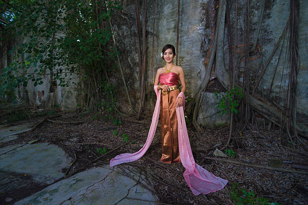 istock Naga Queen Fashion 620995680