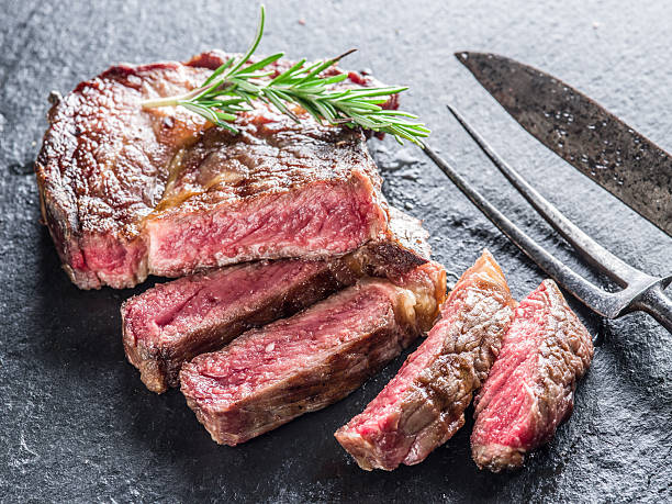 medium-eye-steak. - filet mignon steak gourmet fillet stock-fotos und bilder