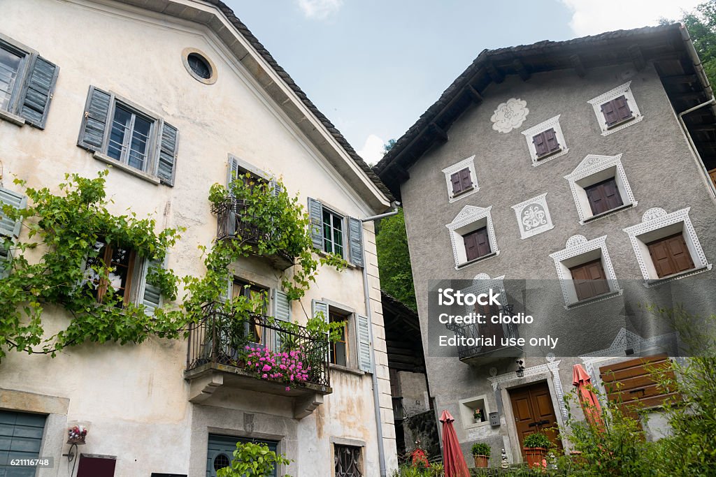 Брегалья (Граубунден, Швейцария): старая деревня - Стоковые фото Архитектура роялти-фри