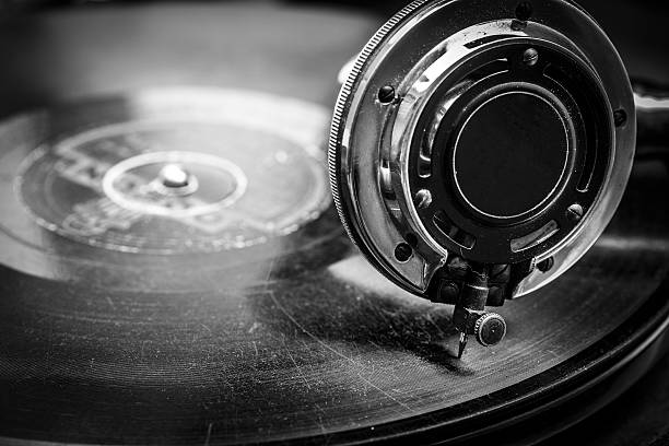 istock Old Grammophone playing, close up macro shot 621117628