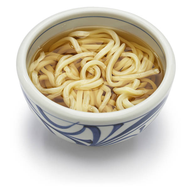 kake udon, japanese udon noodles in broth
