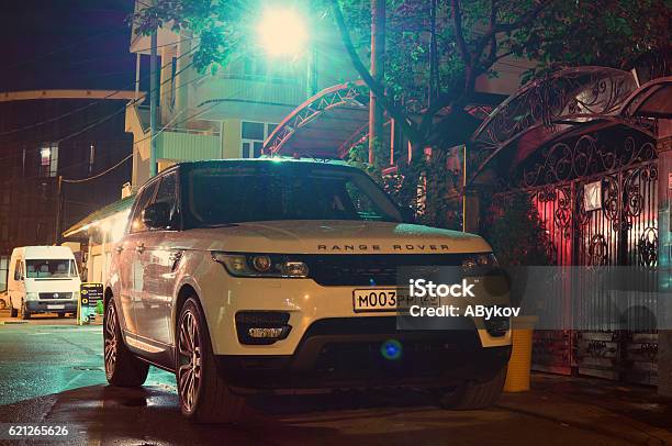 Range Rover At Night Stock Photo - Download Image Now - Range Rover ...
