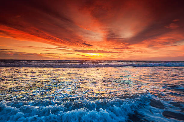 istock Beautiful sea sunset 621272616