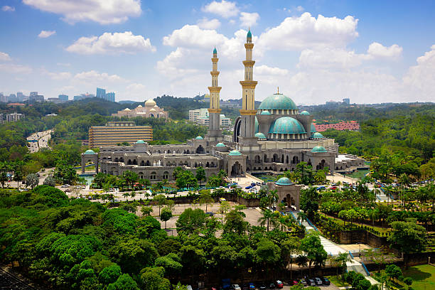 istock Masjid Wilayah Persekutuan 621362884