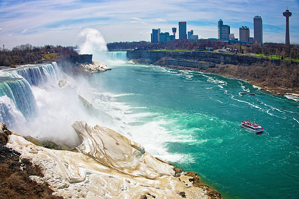 나이아가라 폭포와 페리에서 미국 측 - niagara falls falling people usa 뉴스 사진 이미지