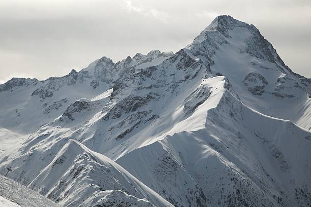 istock Mountains in the Alps 621393914