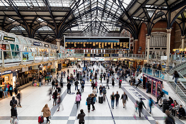 estación de la calle liverpool de londres, reino unido - station urban scene railroad station city life fotografías e imágenes de stock