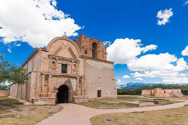 トゥマカコリ - tumacacori national historical park ストックフォトと画像