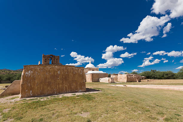 トゥマカコリ - tumacacori national historical park ストックフォトと画像