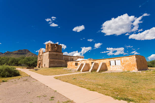 トゥマカコリ - tumacacori national historical park ストックフォトと画像